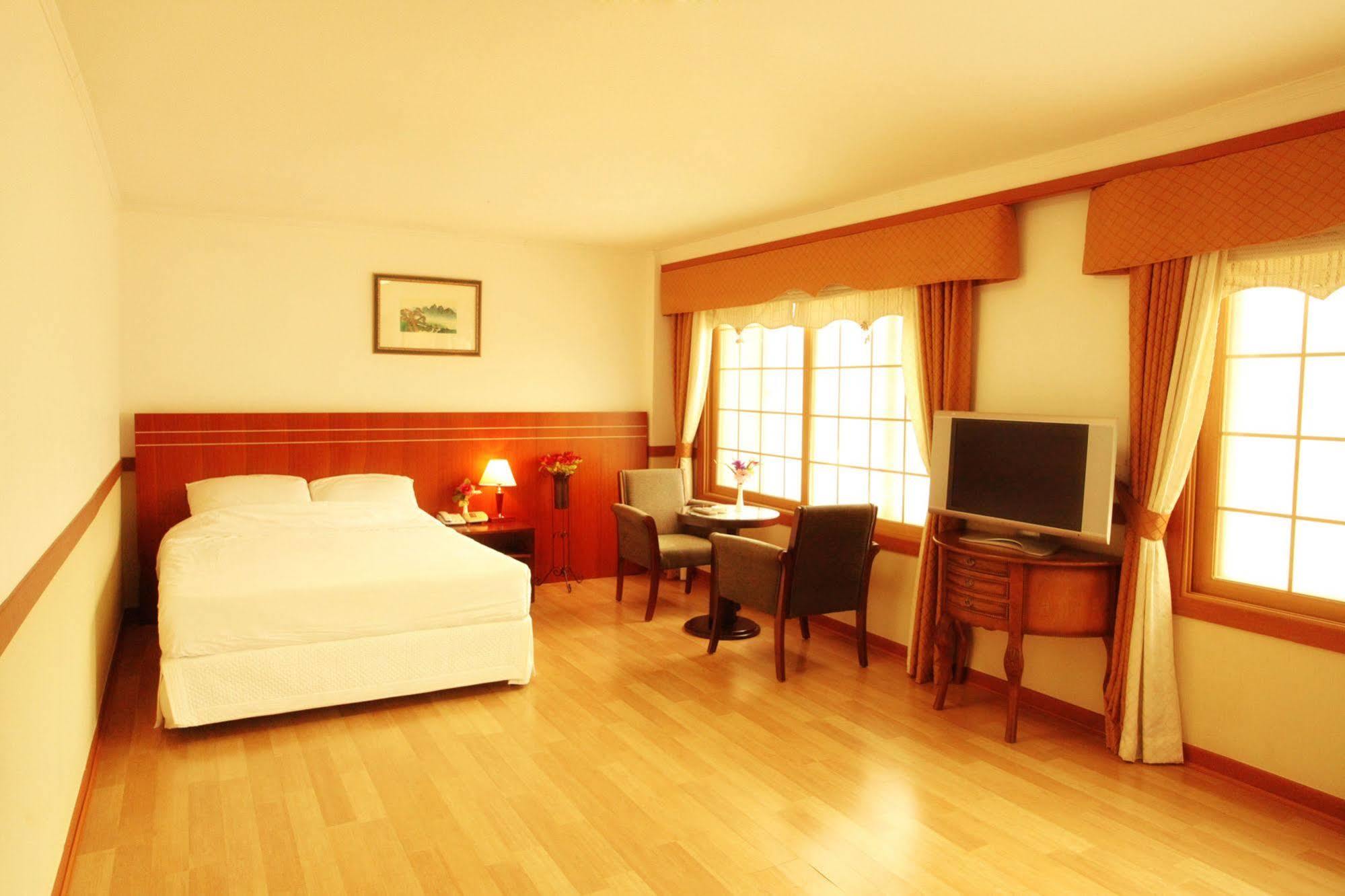 Ramada By Wyndham Suanbo Hotel Chungju Luaran gambar